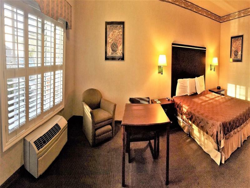 Mid City Inn & Suites بيكو ريفيرا المظهر الخارجي الصورة